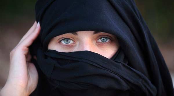 Spanish-Court-Overturns-Burqa-Ban