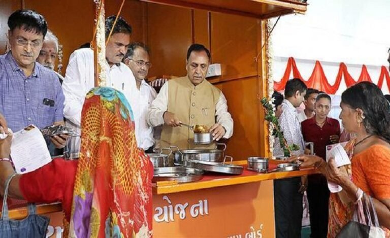 BJP-Controlled Gujarat Govt Bins Pre-Poll Subsidised Meal Scheme for Poor