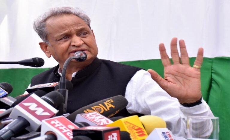 Congress Looking to Win 125 Seats in Gujarat Elections,  Ashok Gehlot Shows Confidence