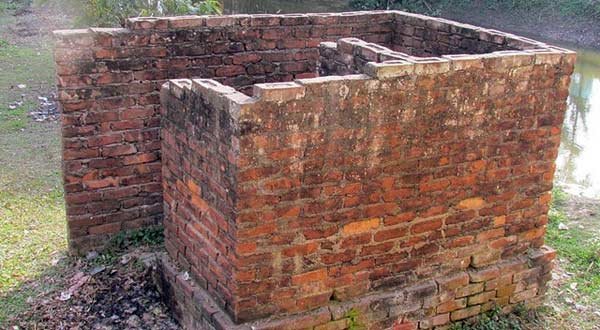 Several bodies were found in this newly constructed urinal of the school at Nagabanda in Assam in which more than 109 Muslims were massacred on February 16, 1983. The Nagabanda massacre took place two days before the infamous Nellie pogrom in which more than 1600 Muslims were killed, according to official estimates. Real toll exceeded 5,000.  