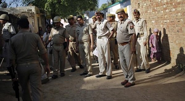 40 Held after Communal Clashes over Flag Hoisting in Gujarat Town