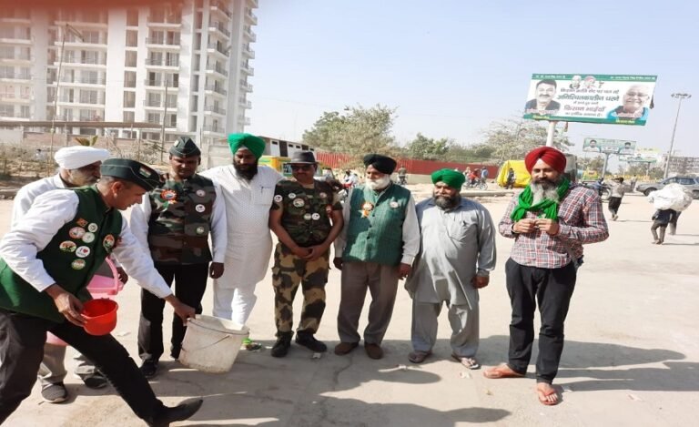 Retd Army Personnel in Support of Farmers at Ghazipur Border