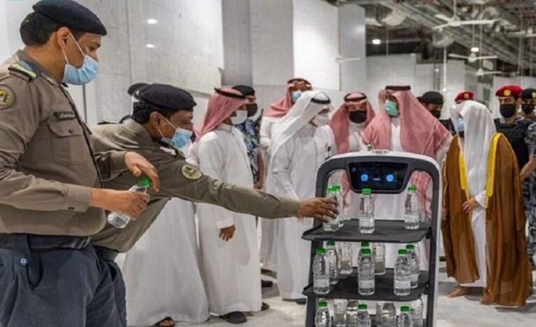 Robots to Distribute Zamzam Water Bottles at Makkah and Madinah Mosques