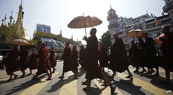Sri-Lankan-Monks-Blame-Police-For-Rising-Attacks-on-Muslims,-Christians