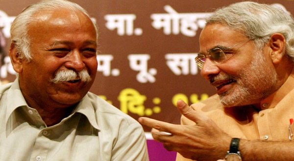 RSS chief Mohan Bhagwat with Prime Minister Modi at an event in 2008.