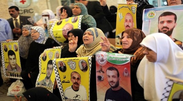 Abbas Fears The Prisoners’ Hunger Strike