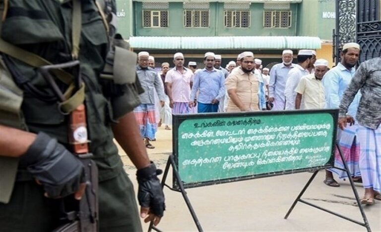 Guarded by Soldiers, Defiant Sri Lankan Muslims Pray for Peace