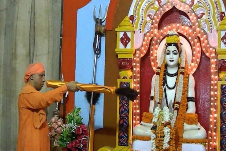 LAND FOR GORAKHNATH TEMPLE-MATTH, WHICH UP CM YOGI HEADS, WAS DONATED BY A MUSLIM RULER