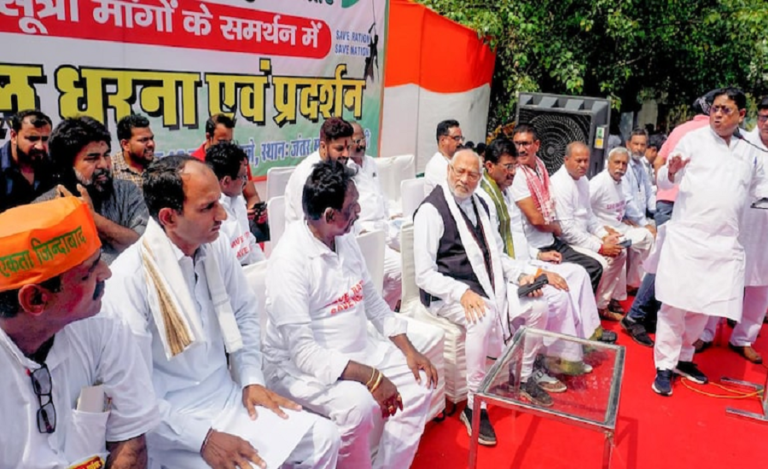 PM Modi’s Brother Prahlad Modi Stages Dharna at Jantar Mantar With Fair Price Shop Dealers