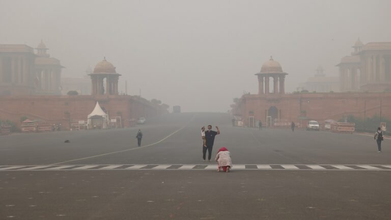 ‘Very Poor’ Air in Delhi After Diwali, City Witnessed Bursting of Firecrackers Despite Ban