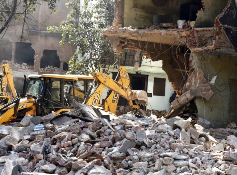 Delhi LG Stops DDA’s Demolition Drive