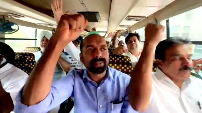 Opposition MPs, Leaders Detained While Marching Towards Rashtrapathi Bhavan on Adani Row