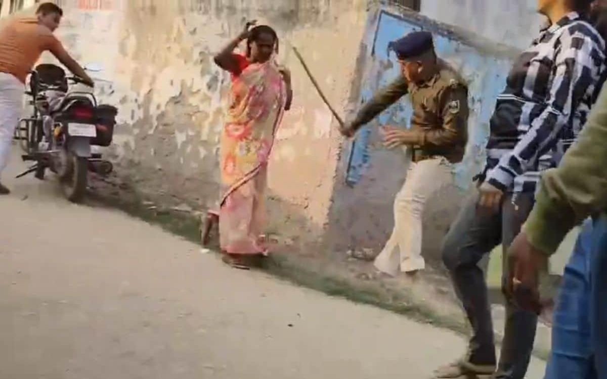 Cop Thrashes Dalit Woman In Bihar Video Goes Viral Clarion India